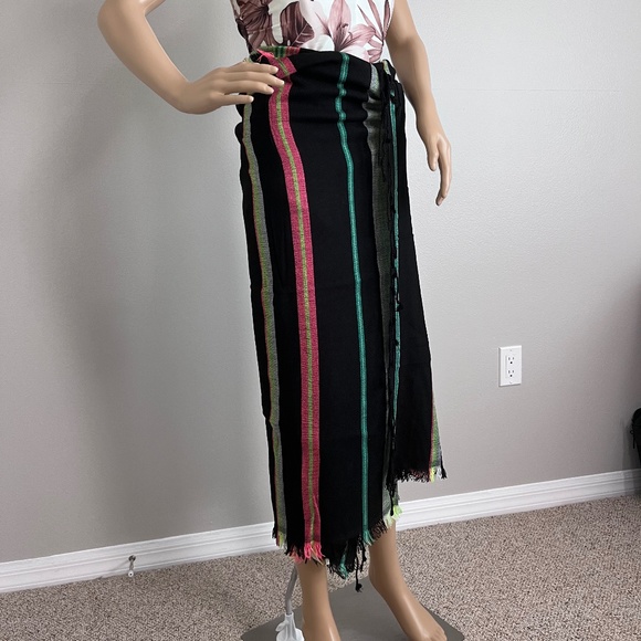 Collection Eighteen Women’s Cover-Up Style Sarong. - Picture 10 of 12